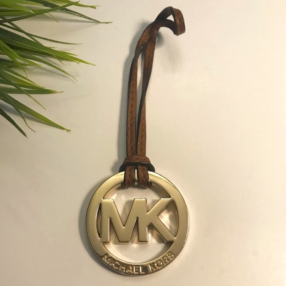MICHAEL KORS Leather Loop Strap Bag Charm HangTag Keychain - Picture 1 of 5